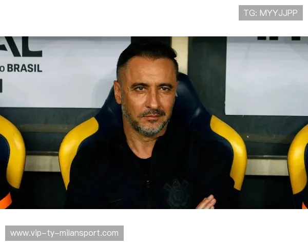 佩雷拉已经从狼队官宣下课,国安未来要是换帅,可以考虑请他,佩雷拉执教国足