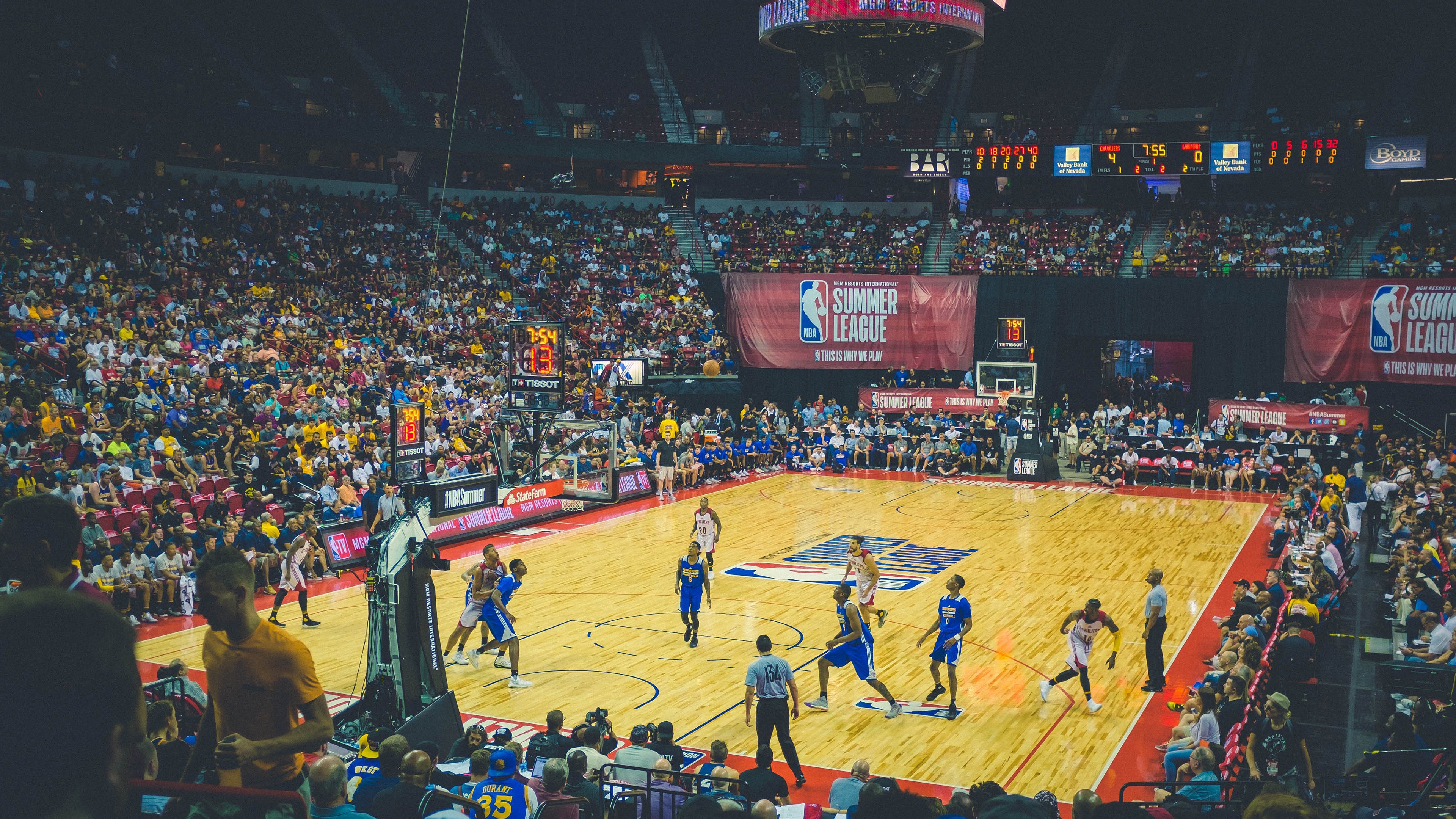 “高温、雷暴、密赛程：世界杯新模式仍需打磨”